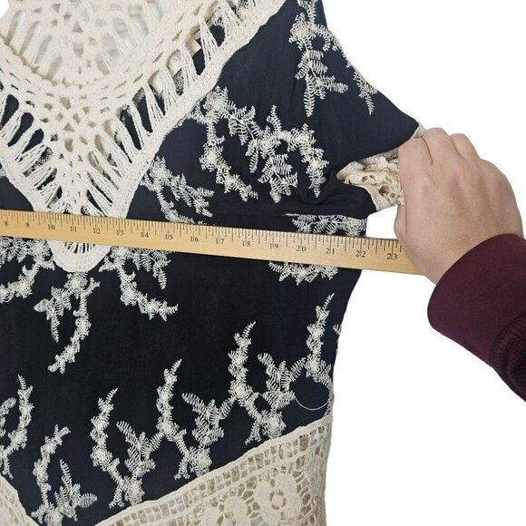 Solitaire Womens Black Cream Crochet Lace Blouse Rayon Cotton Hand Wash Only M - Picture 7 of 8